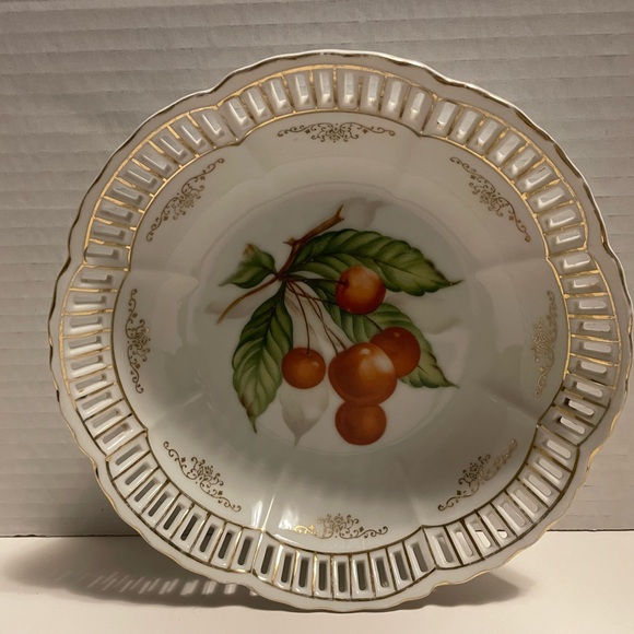 Vintage Ucagco Reticulated Bowl Cherries Japan Excellent - Picture 6 of 9